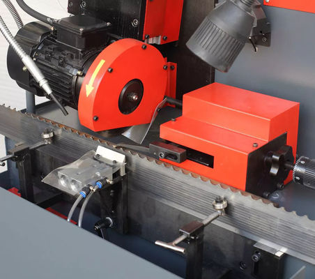 Maschine zum Schärfen von Sägen mit 1 kW-Motorleistung